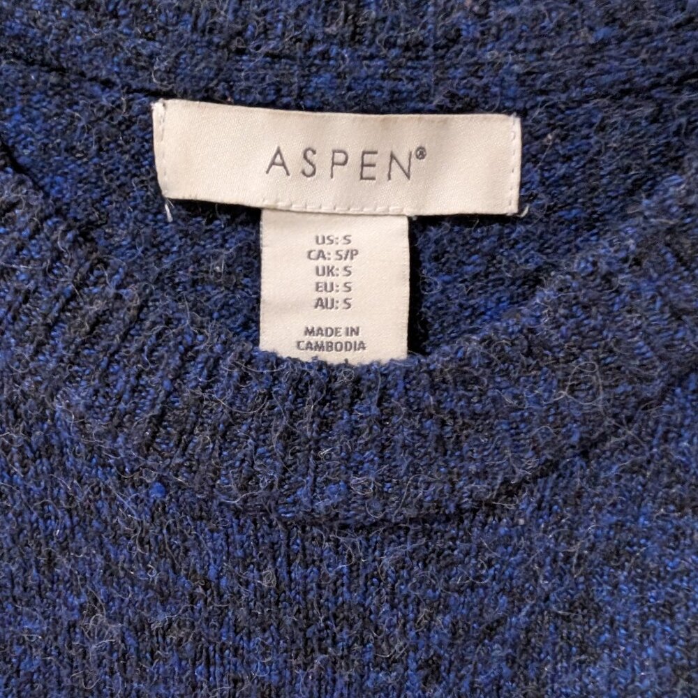 Blue Long sleeved sweater
